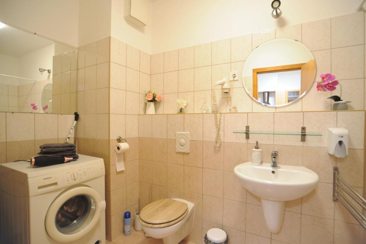 Lovely Apartment In The Heart Of Budapest Eksteriør bilde